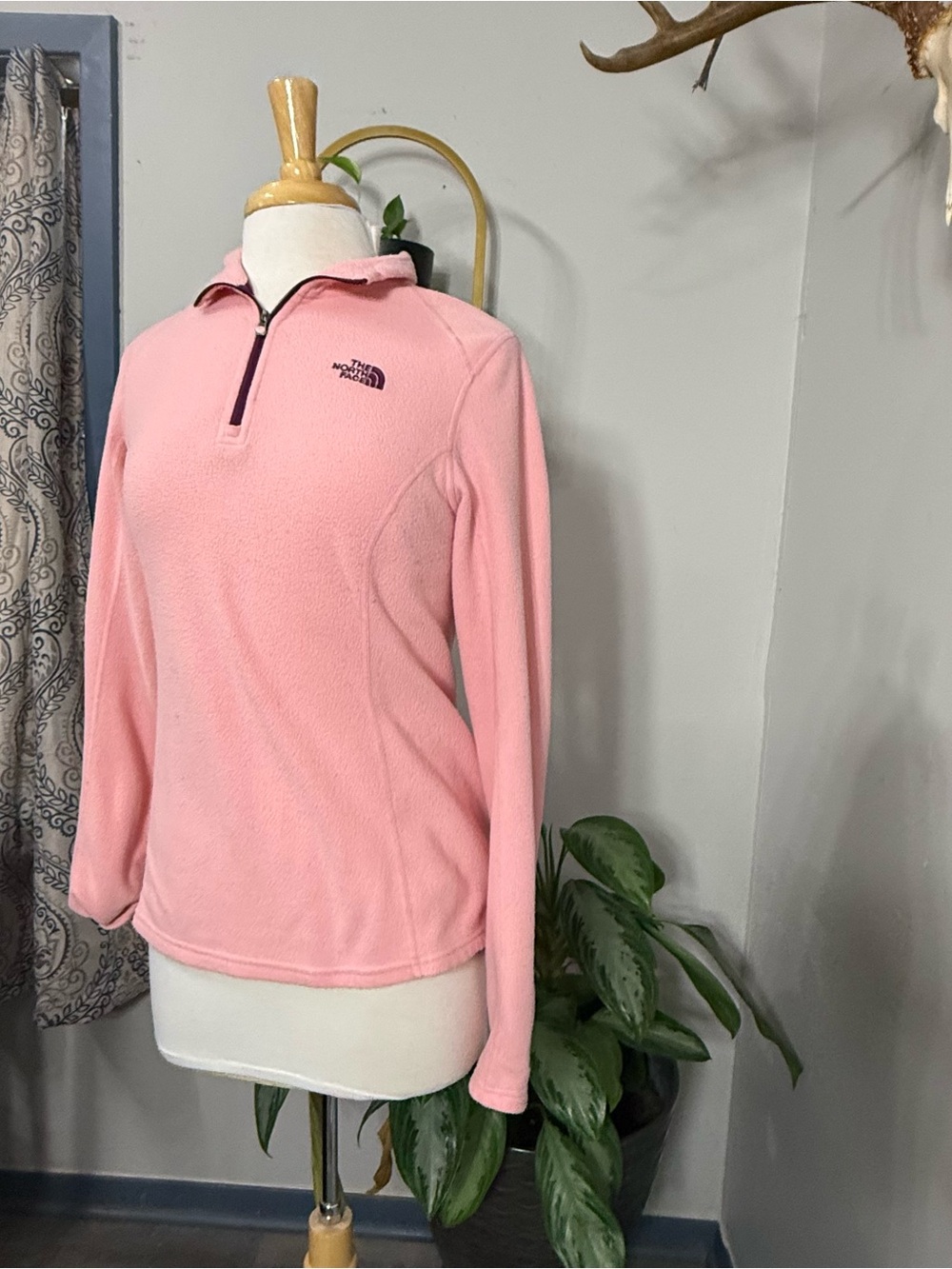 The North Face Women’s M Pink Fleece 1/4 Zip Pullover Purple Logo Outdoor